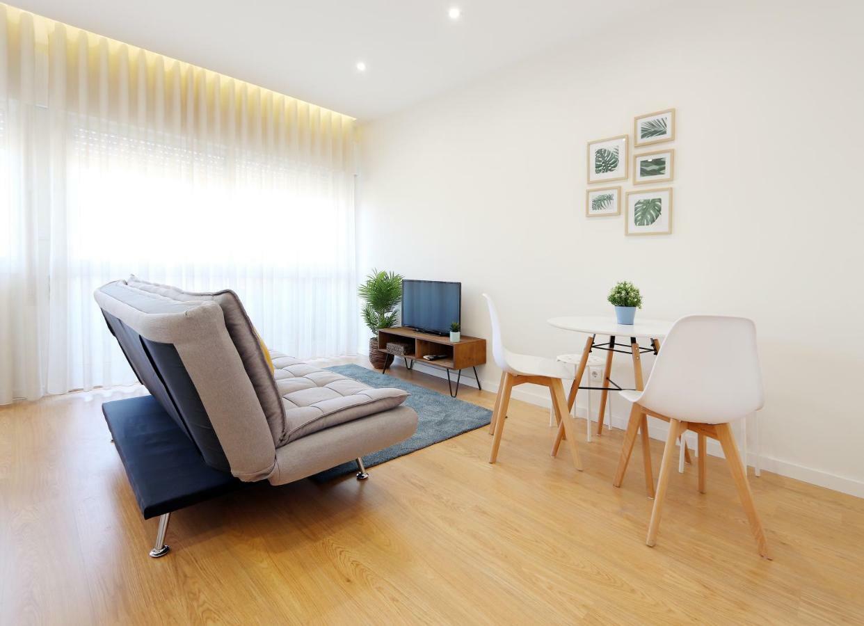 Hm - Living Batalha Square 1 Apartment Porto Exterior photo